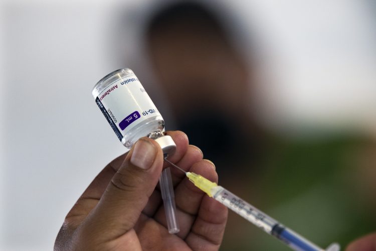 COVID vaccines still work  against mutant, researchers find